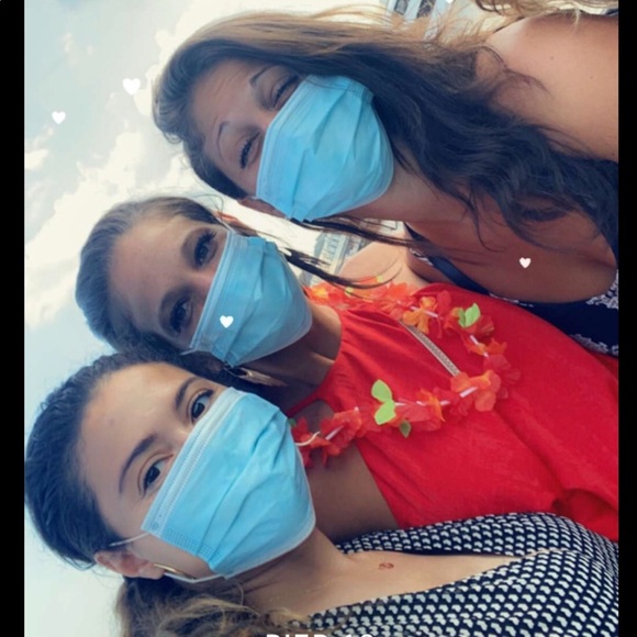 Meet your Posher, Lauren - Picture 16 of 16